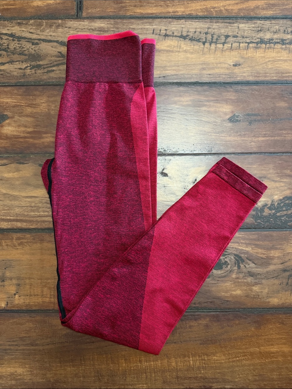 PINK Victoria's Secret Like New Heathered Red/Black Seamless Active Leggings